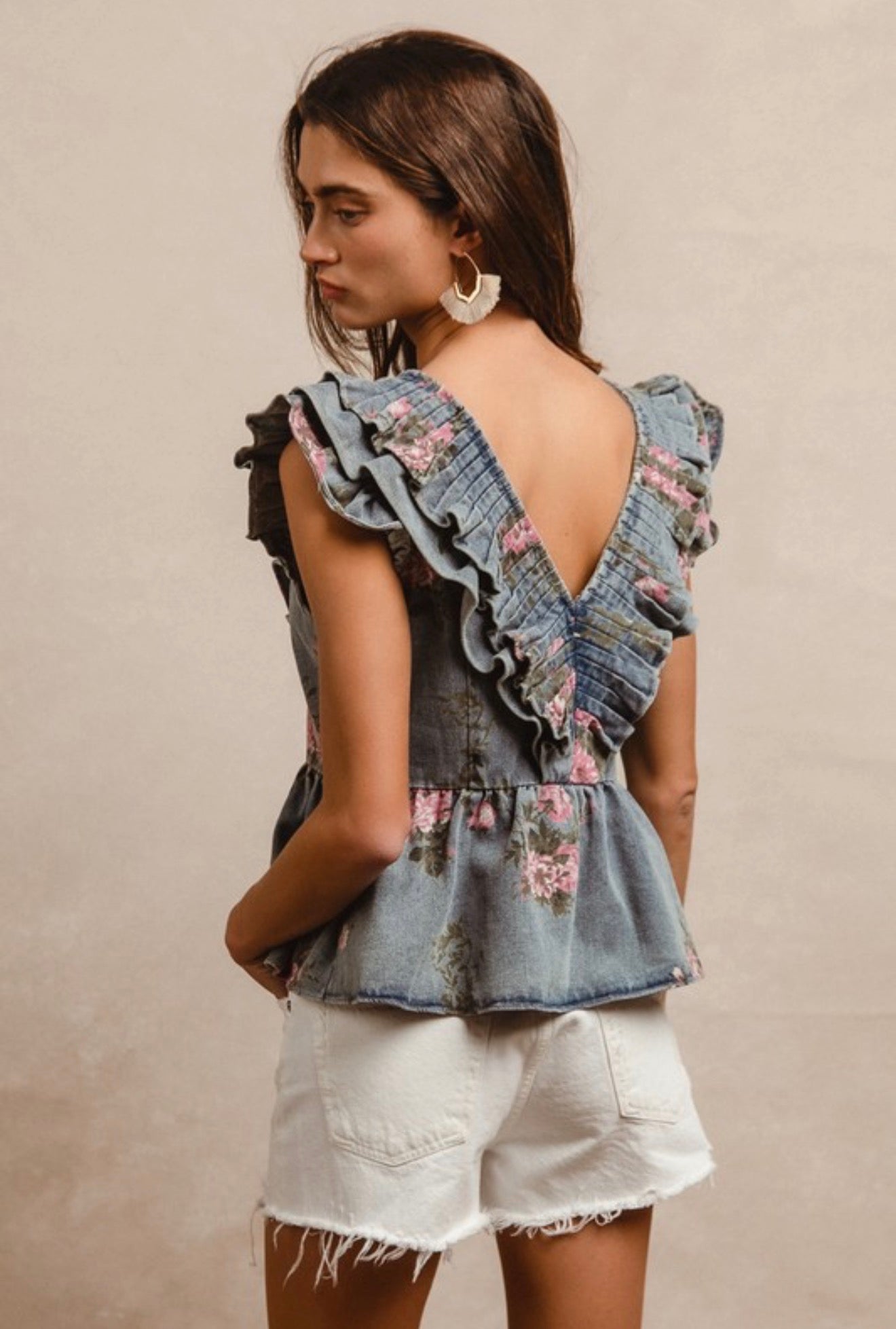 Washed flower print v-neck